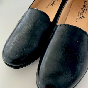 Size said said 10, black Life Stride shoes. Never worn.